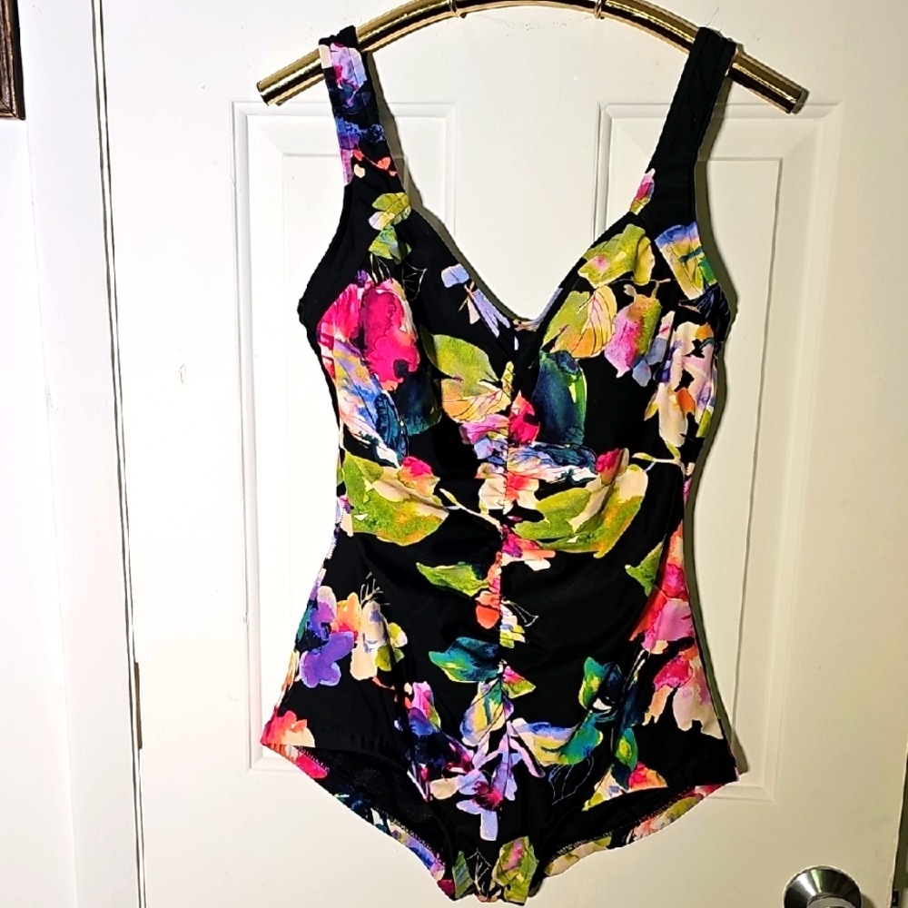 Maxine of Hollywood Black Floral Swimsuit. Size 14. Very Good Used‎ Condition